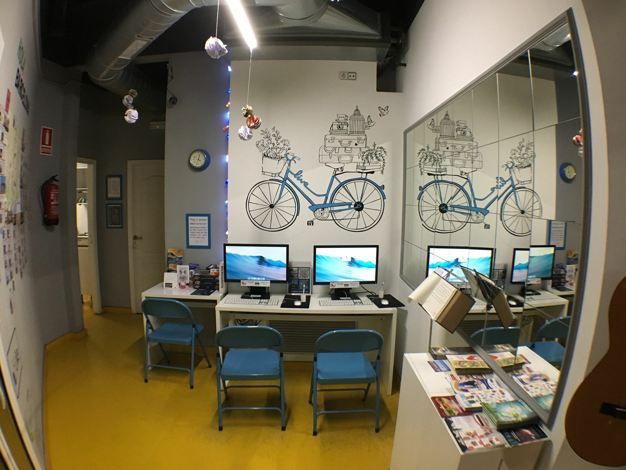 Sleep Green - Certified Eco Youth Hostel Barcelona Zewnętrze zdjęcie
