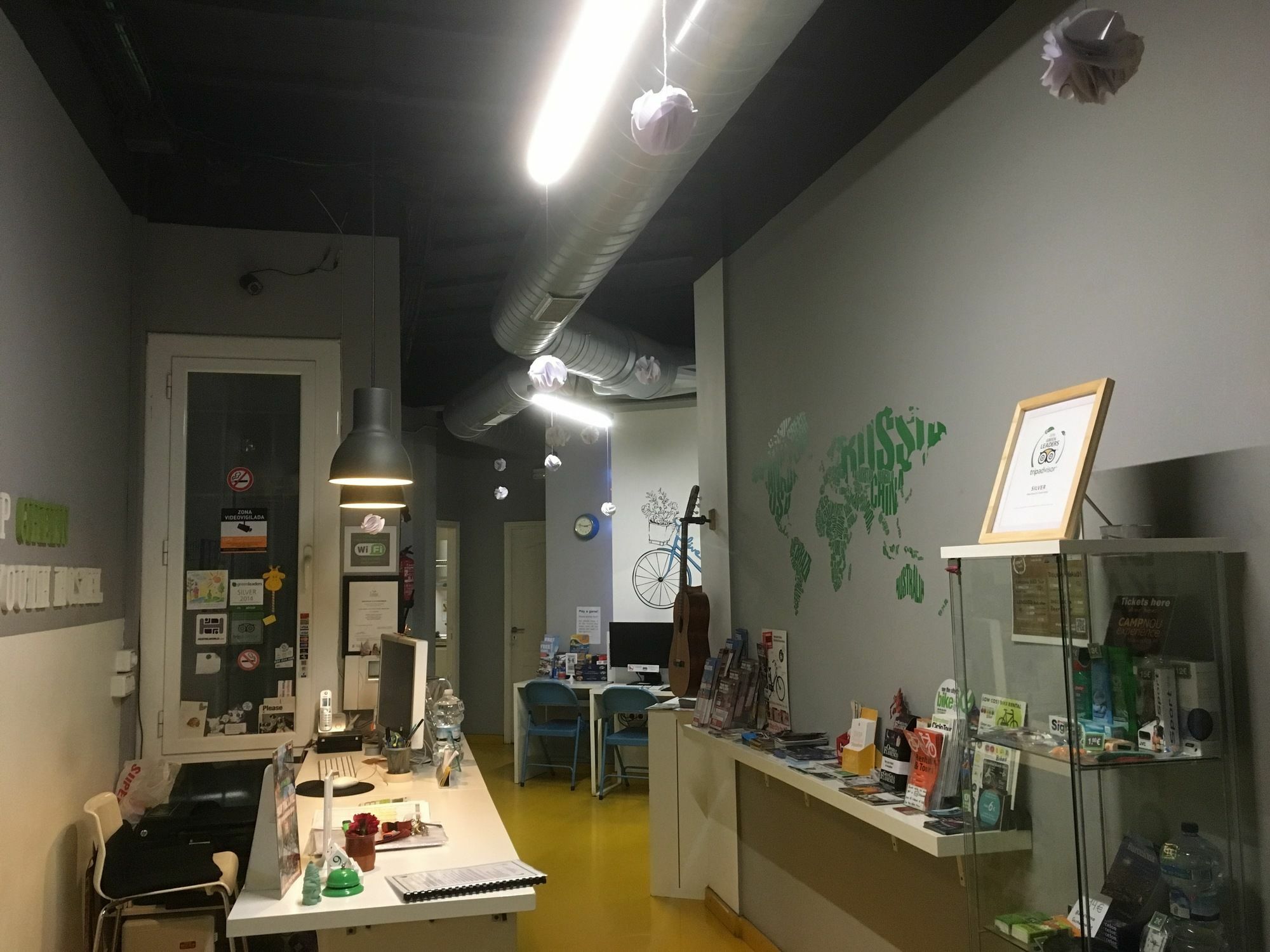 Sleep Green - Certified Eco Youth Hostel Barcelona Zewnętrze zdjęcie